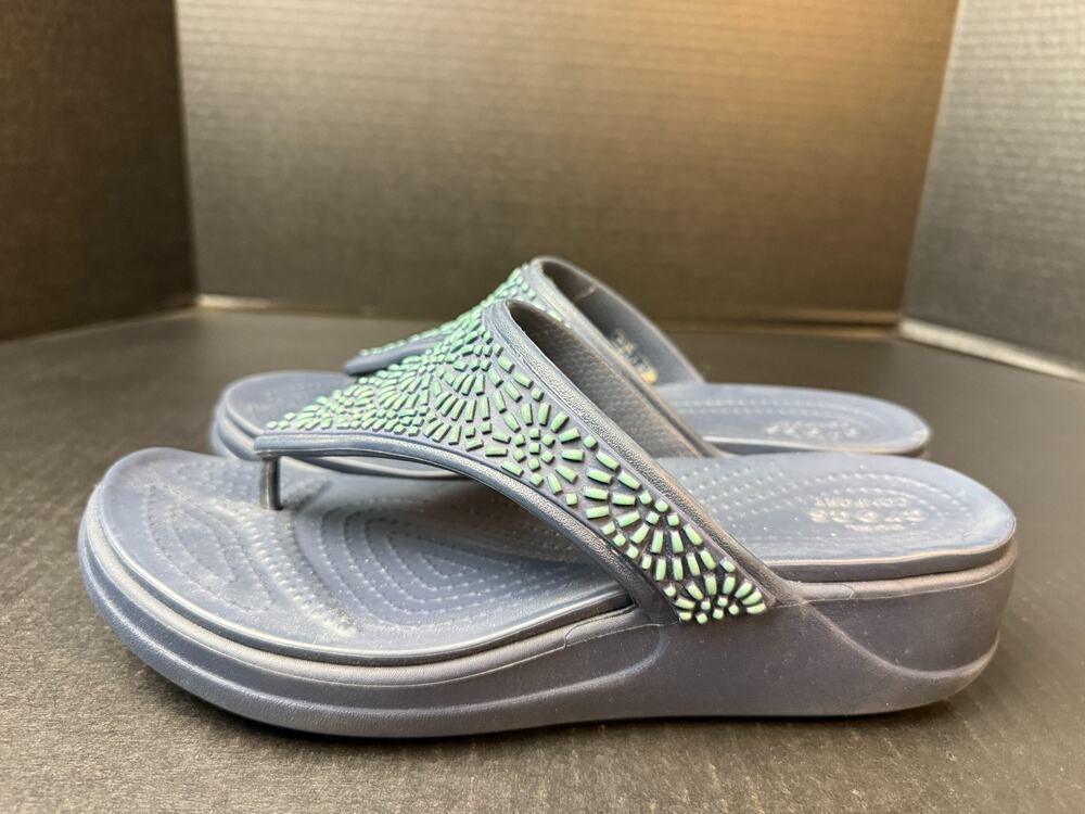 Crocs Monterey Beaded Wedge Flip Flops Navy Blue Teal Beaded Size 9 Sandals